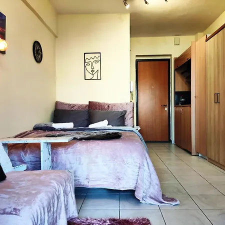 Zen With Balcony And Wifi Fiber * Saloniki